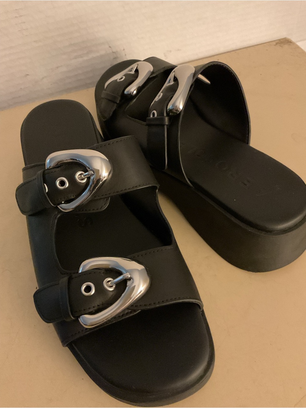 AEROSOLES women black Platform Slide Sandals with Silver Buckles US 7.5
